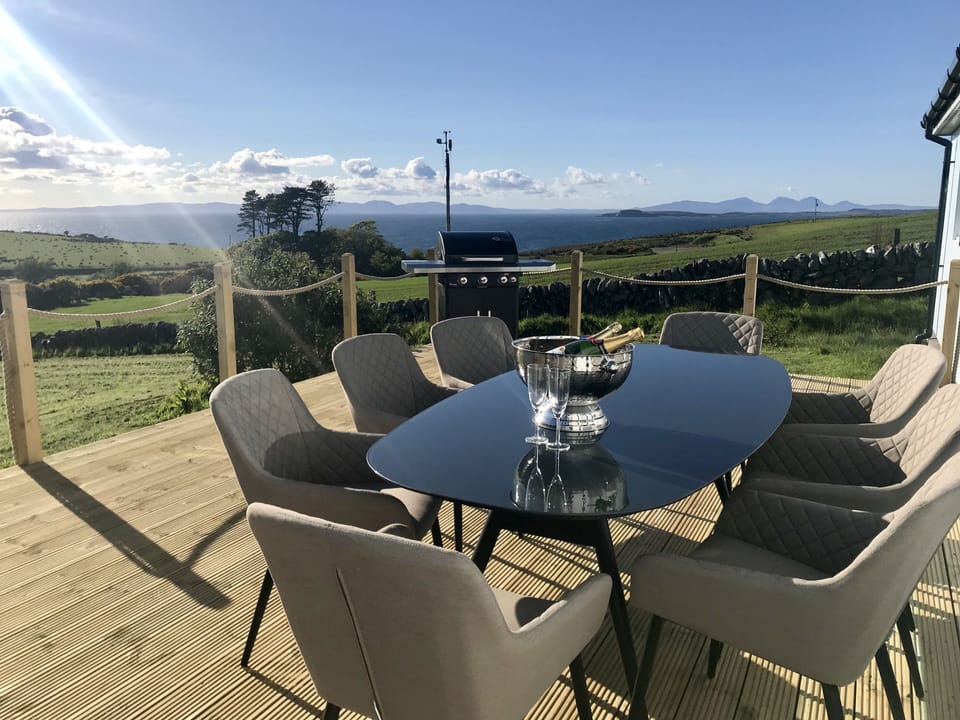 BBQ or Al fresco dining on the terrace!