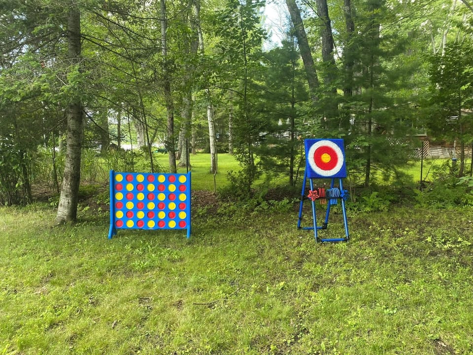 Outdoor games - Connect4 and Axe Throwing
