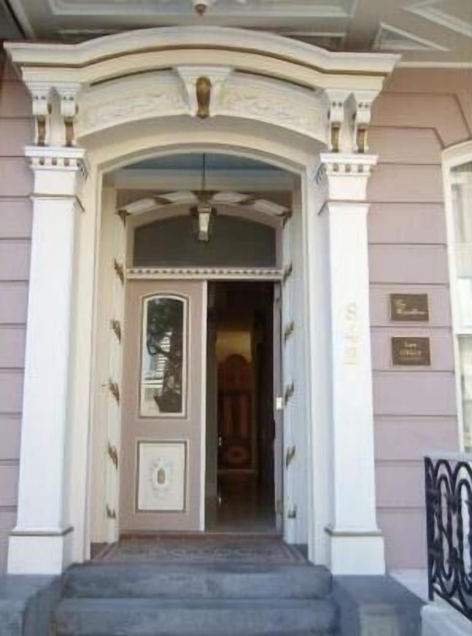 Stately Entrance leads our guests into architectural beauty.