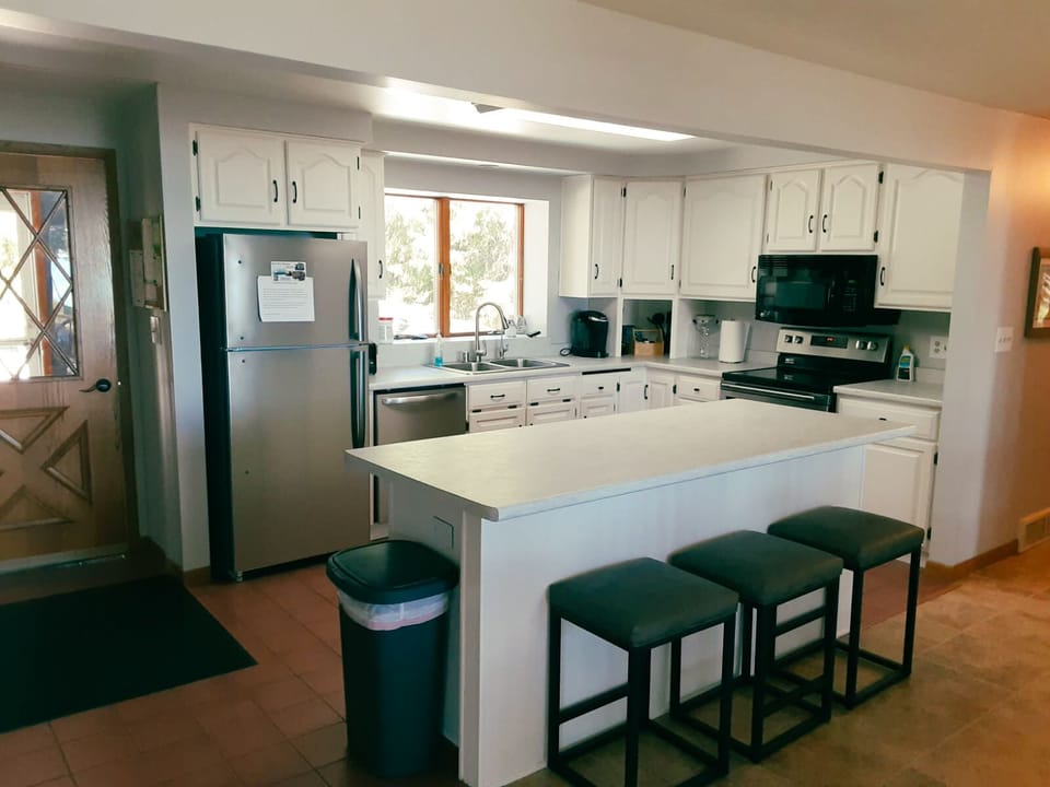 Full Kitchen with Bar Stool Seating