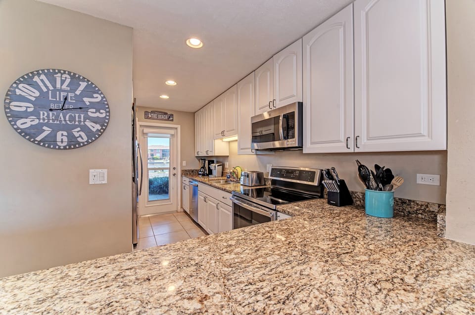 New Kitchen with Granite Counter Tops