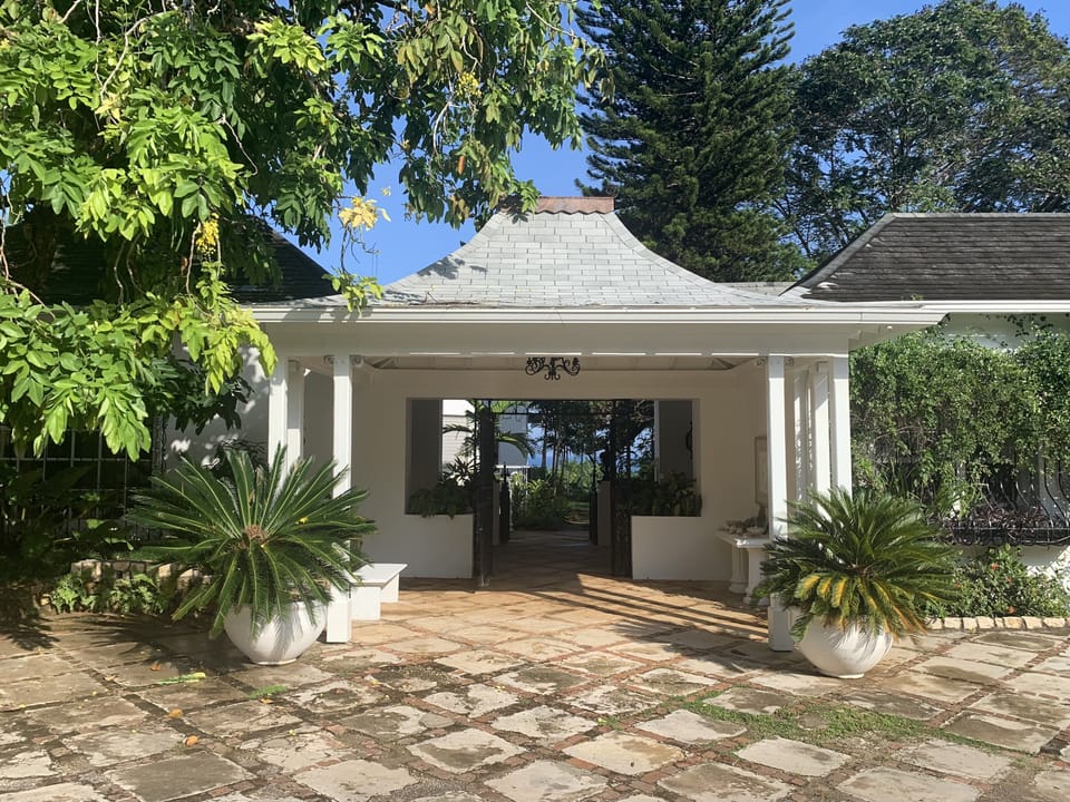 Welcome to Pimento Hill House