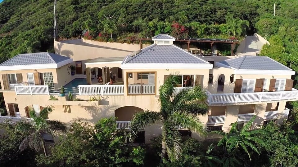 Villa facing beach
