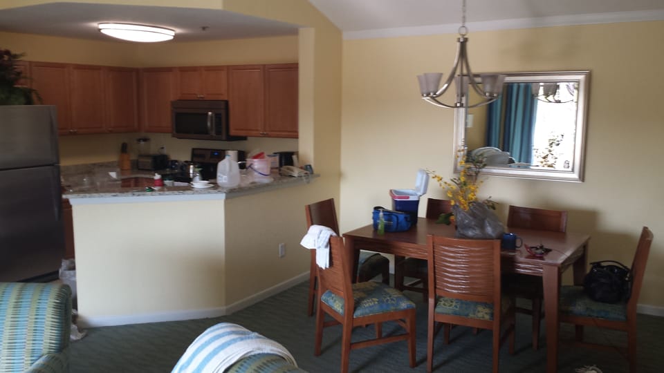 Dining area

