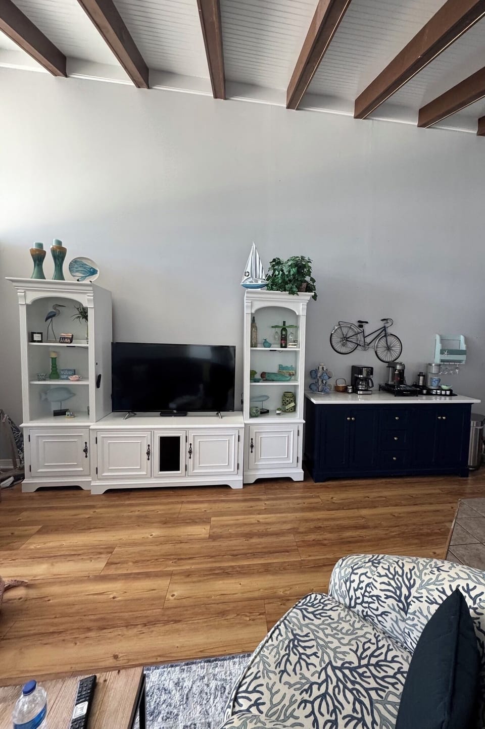 55" smart TV  and coffee bar to enjoy!