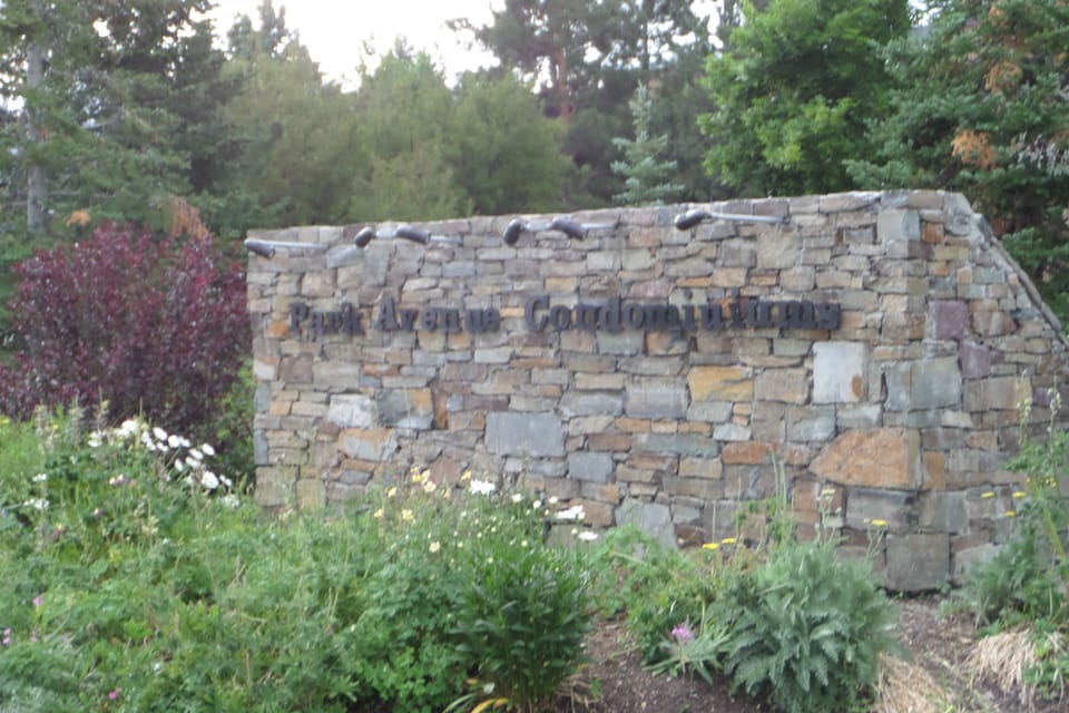 Entrance to Park Ave Condos