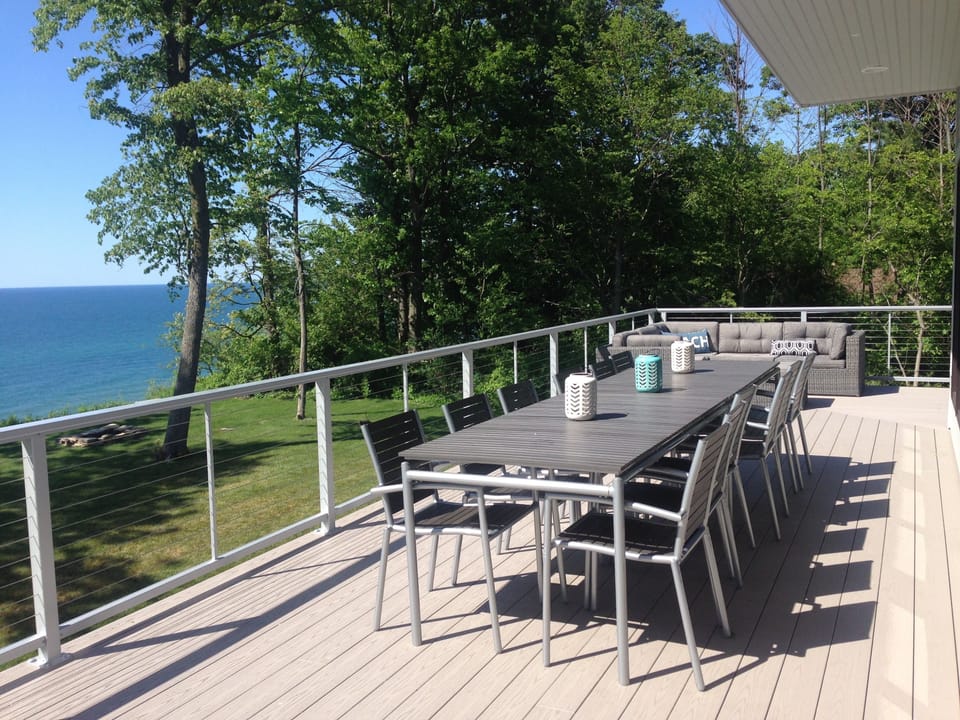 2nd floor deck