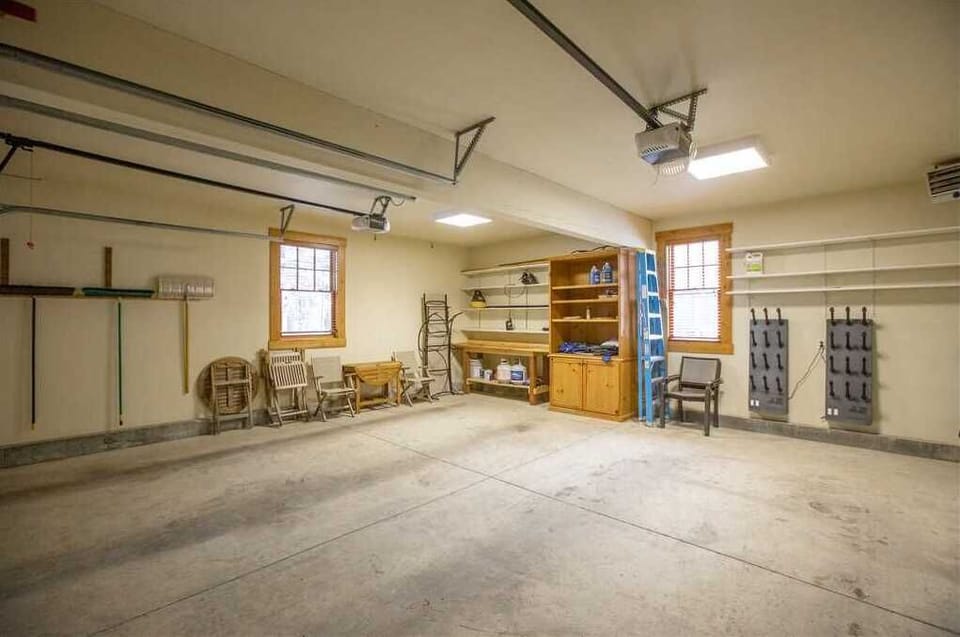Garage w/ Ski Storage and Dryers