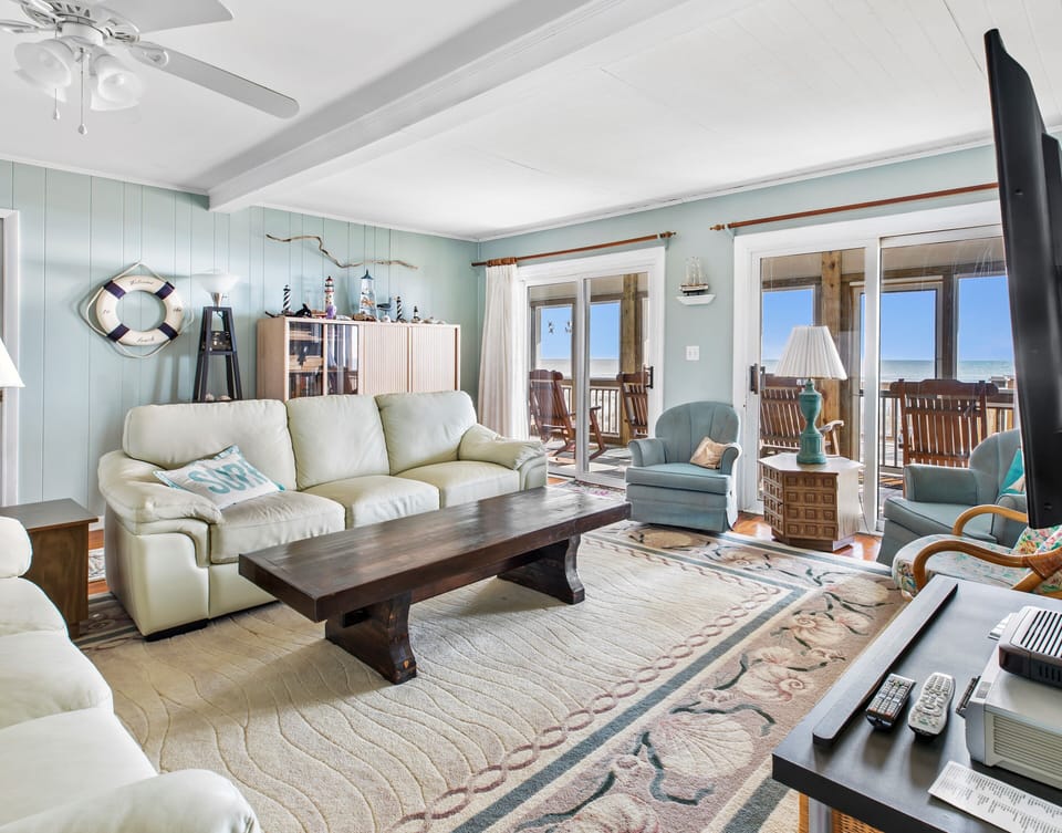Beautiful views of the ocean from the living room.
