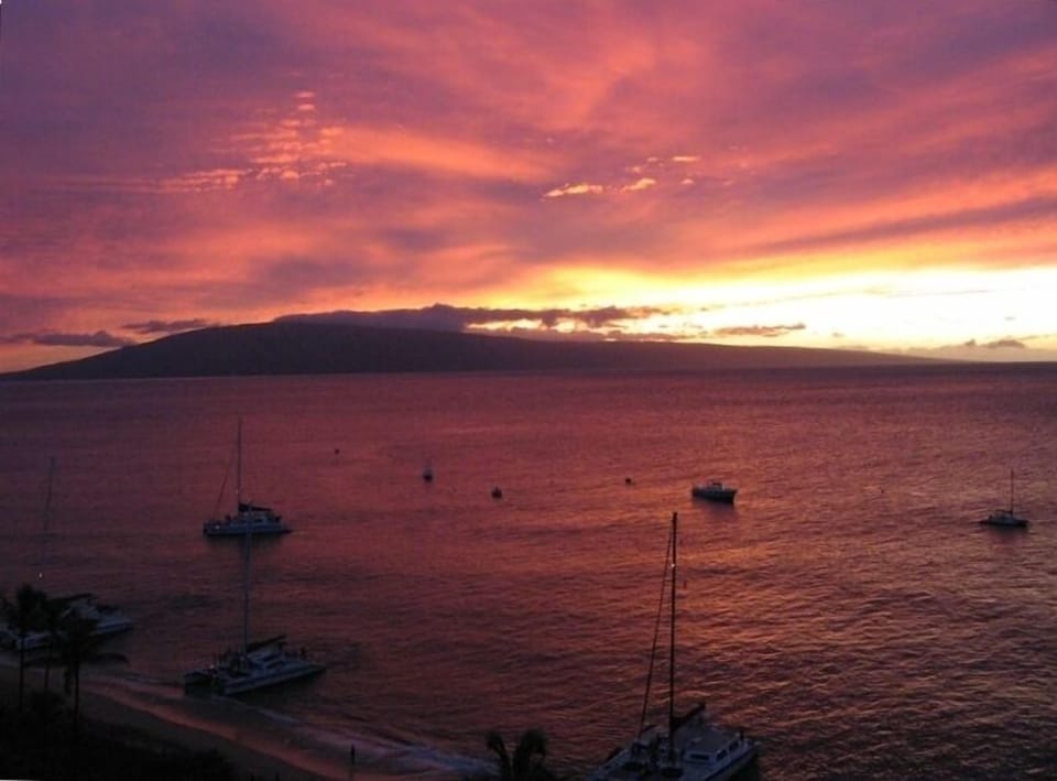 A marvelous sunset taken from #1257's lanai!