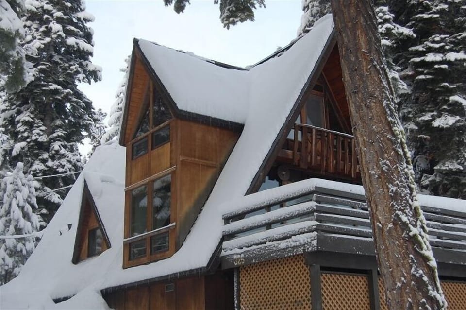 Side view of this beautiful chalet