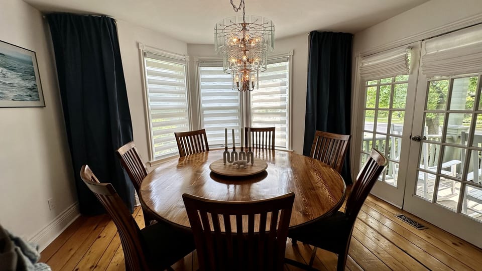 Round dining room table ideal for conversation