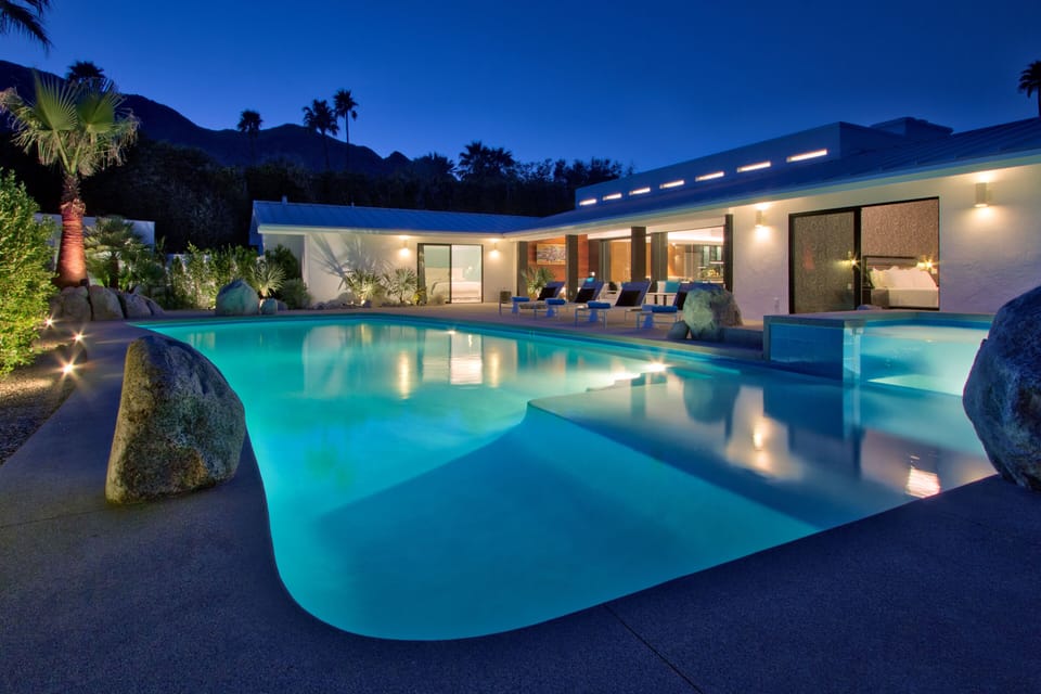 New saltwater pool and spa, mountain views and outdoor living room.