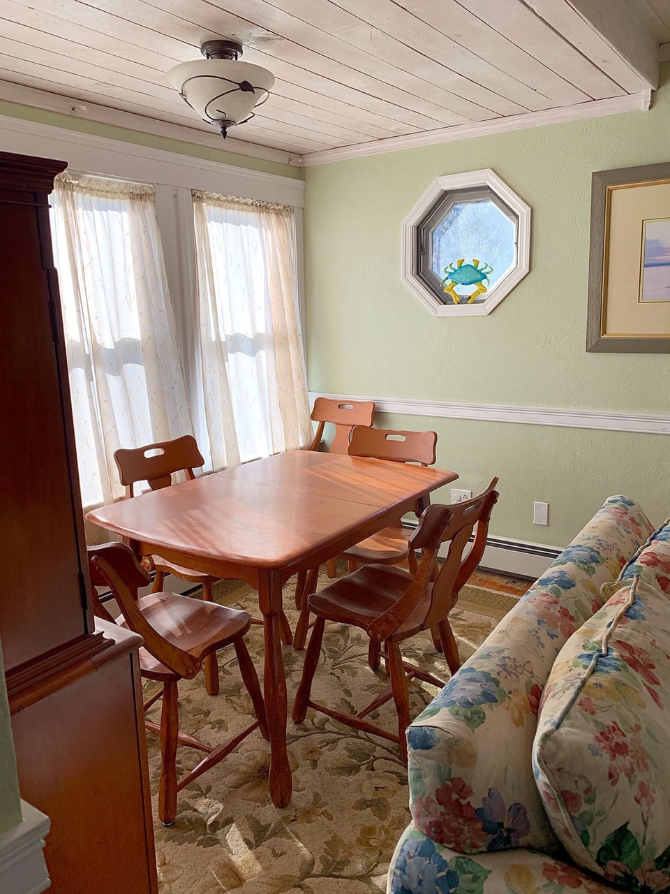 living room/game table area.