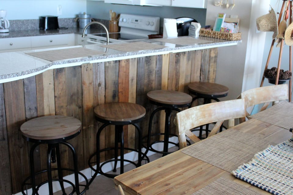 Four bar stools as well