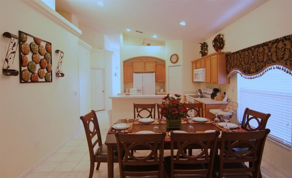 Formal Dining