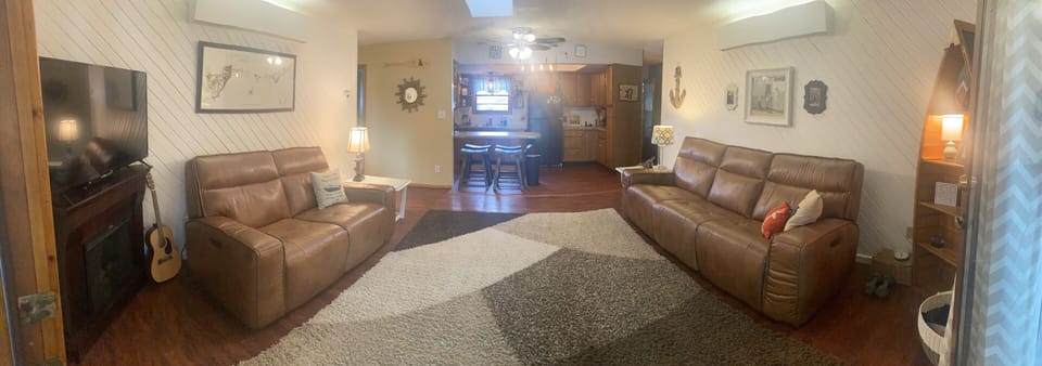 Living Room & Kitchen 