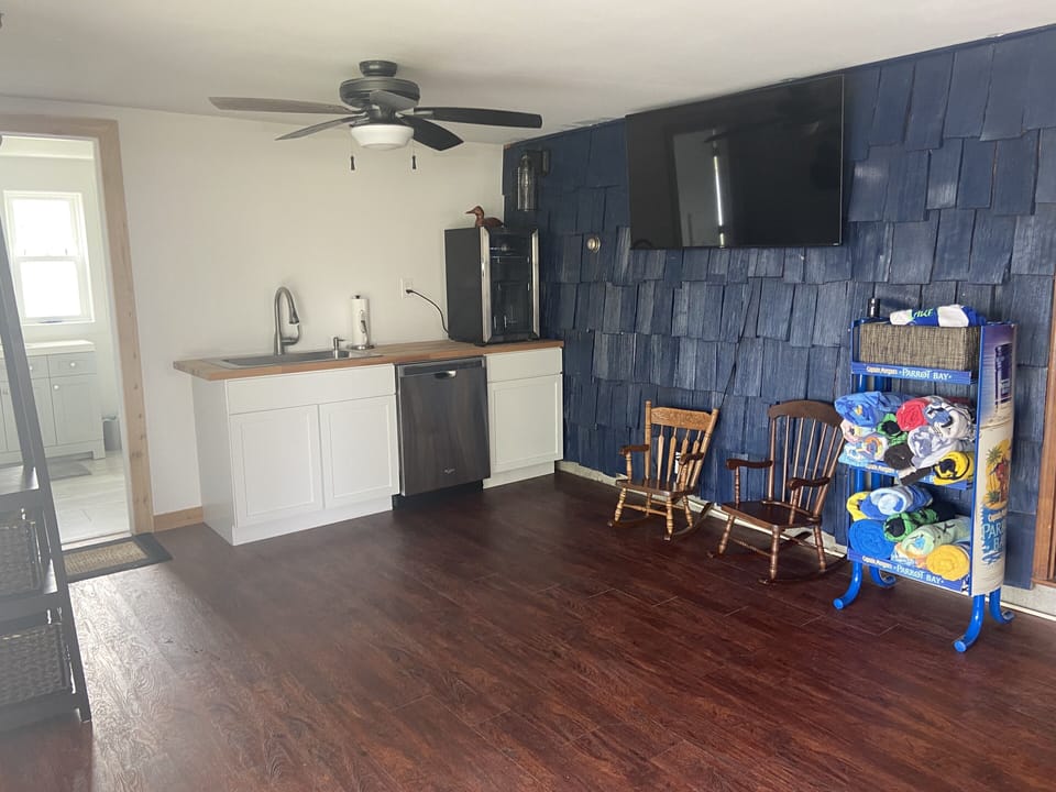 Blue Room ~
Kitchenette including mini fridge & dishwasher & large screen tv.