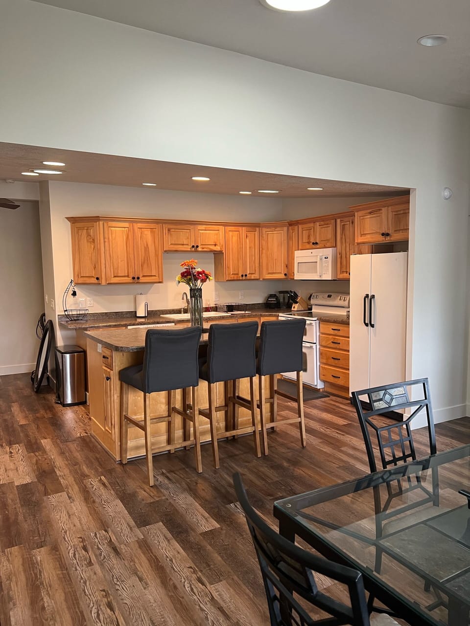 Kitchen with Island seating 