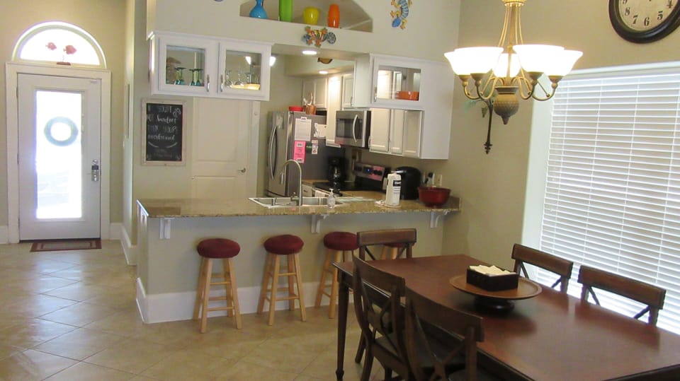 Kitchen/Dinning Area