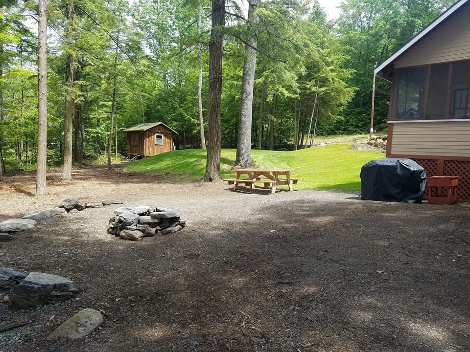 Fire pit, BBQ grill & picnic table
