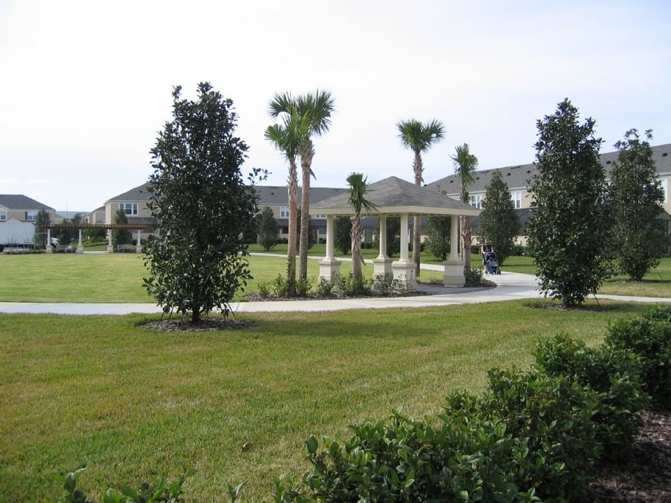 courtyard behind townhouse