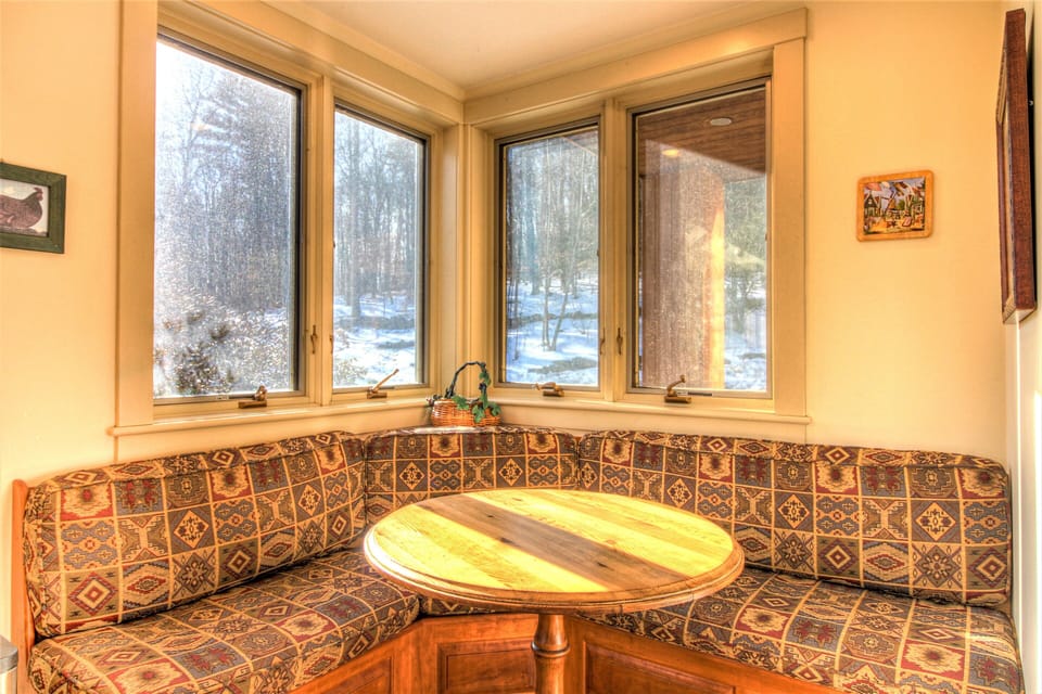 Breakfast nook.