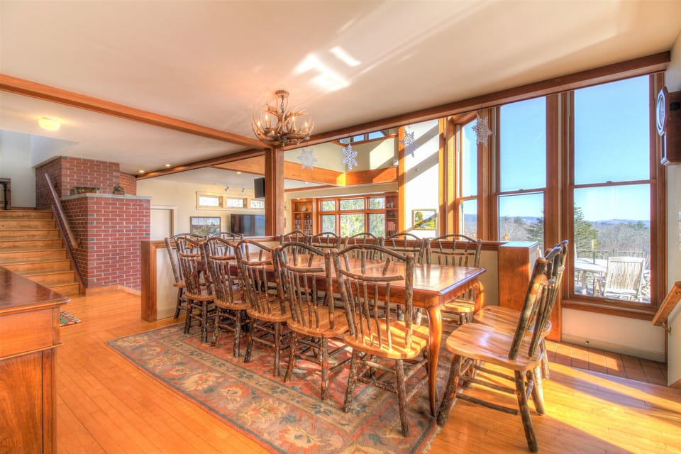 Dining room table has great views!