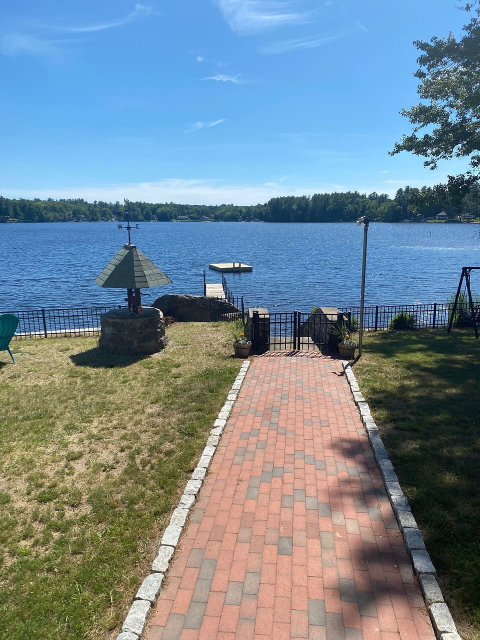 Walkway to water 