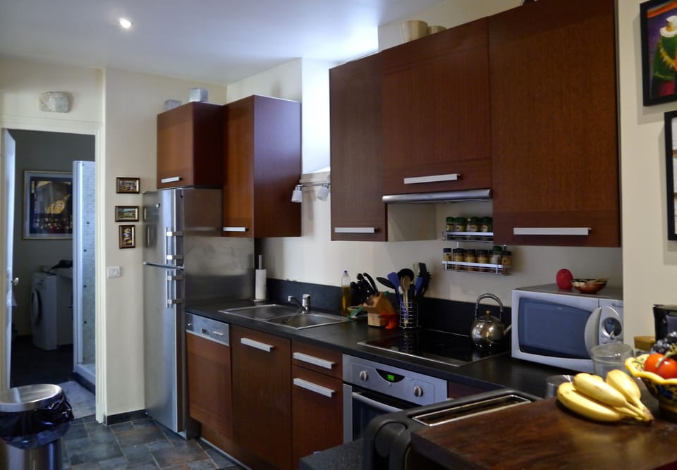 Fully equipped kitchen