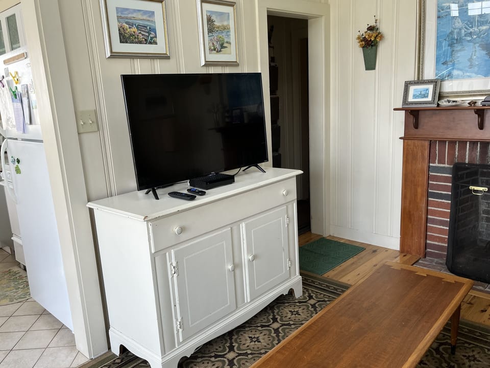 40 inch flat screen TV