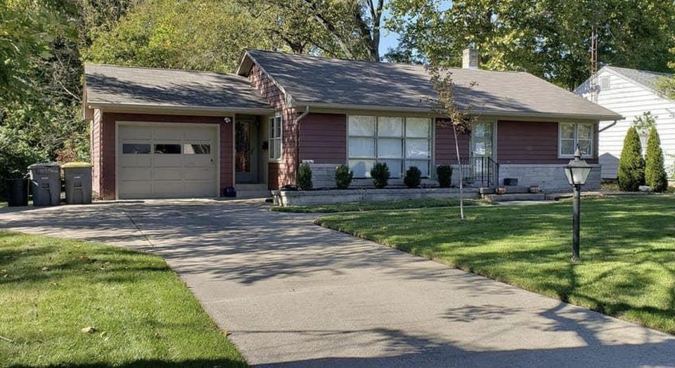 Cute ranch home in the lovely Hills & Dales neighborhood near campus