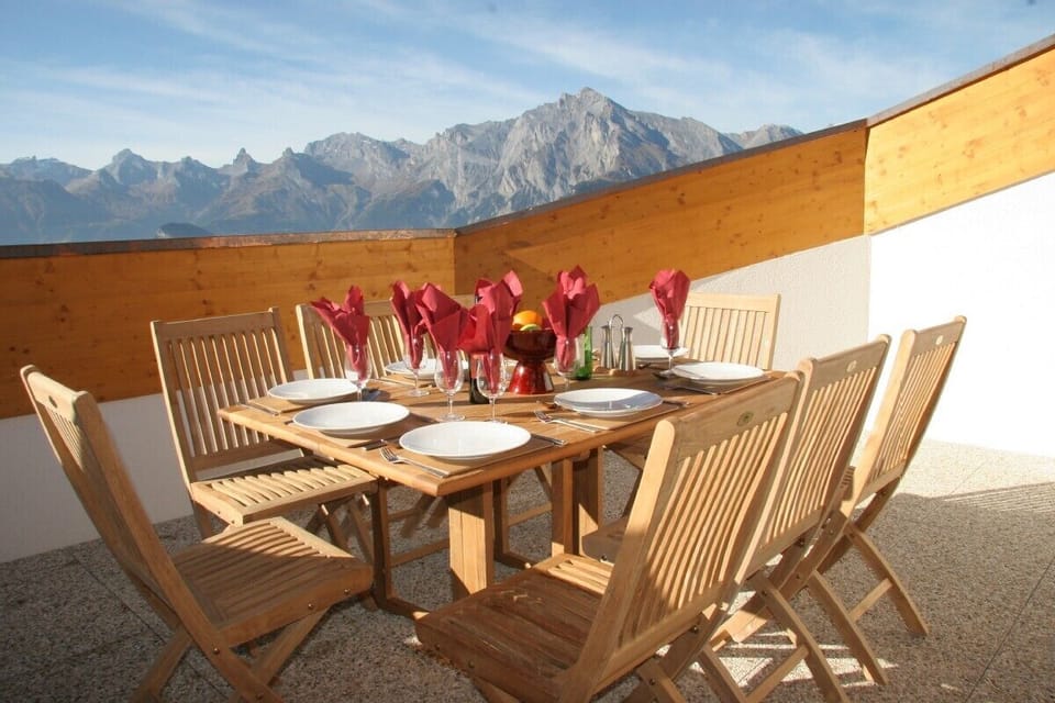 One of 2  roof terraces so you get the sun all day