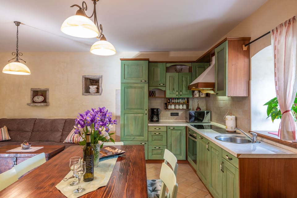 Air-conditioned interiors with lovely details, making you feel at home