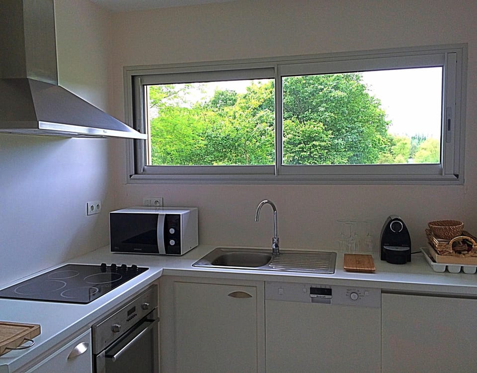 equiped Kitchen, 