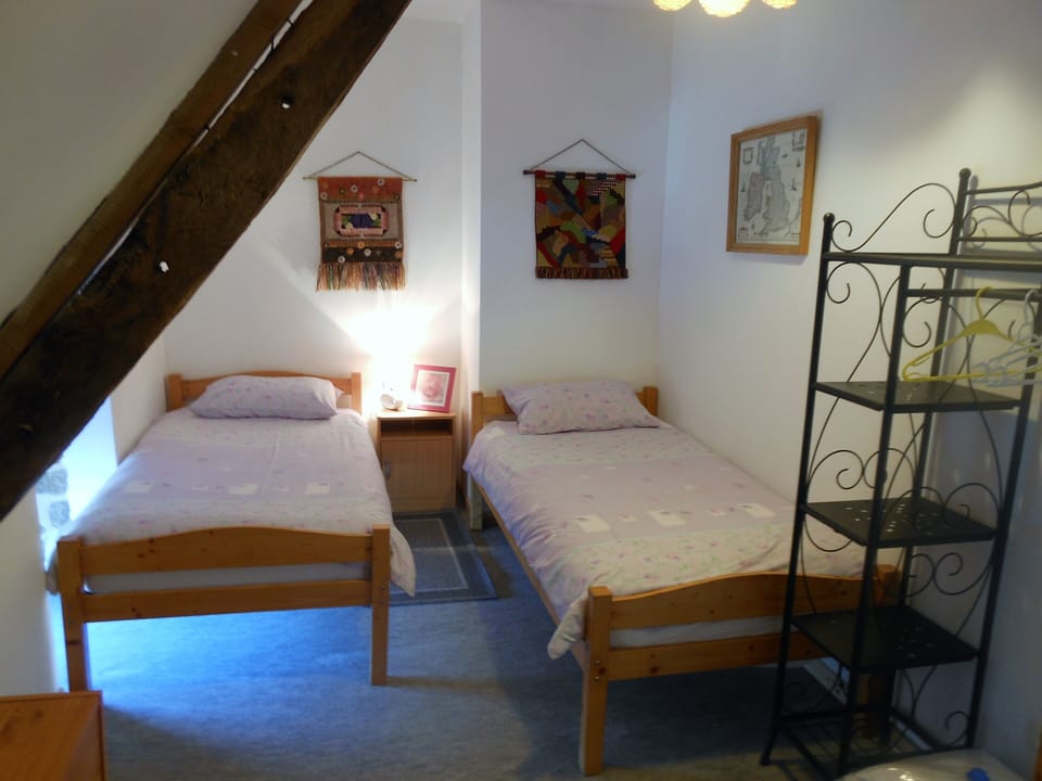 Twin bedroom
