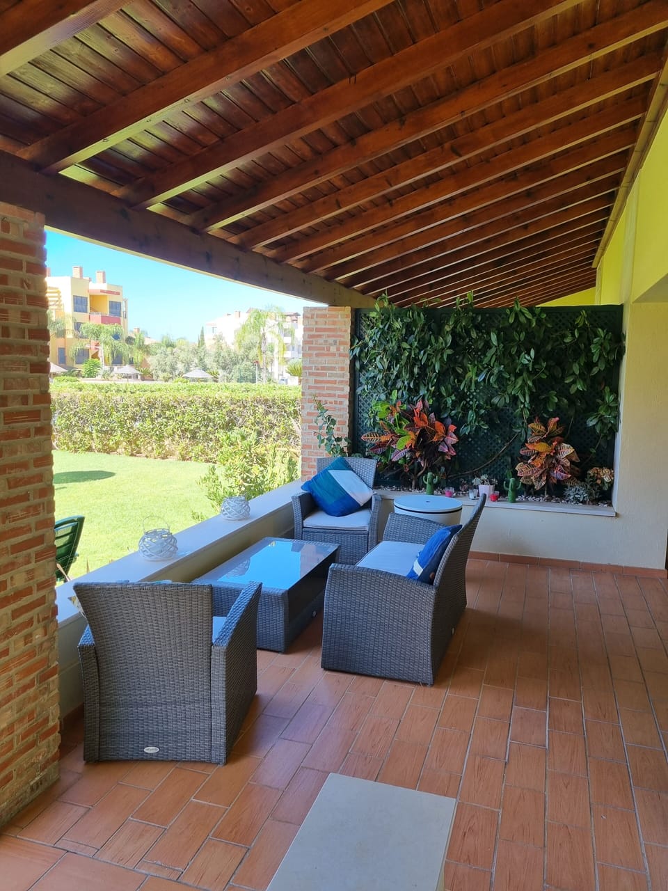 outdoor terrace 