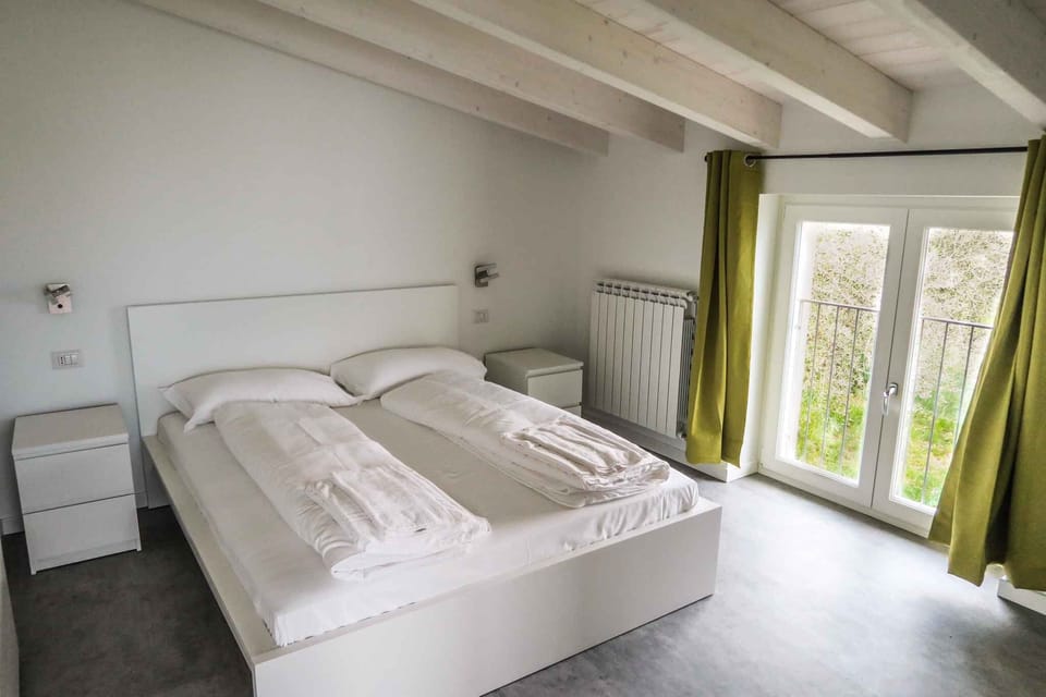 bedroom (example)