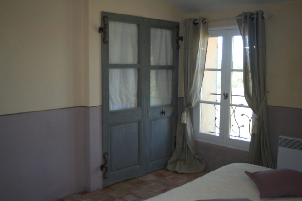East bedroom