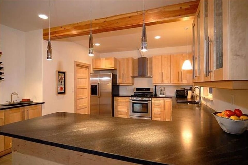 gorgeous kitchen with amazing countertops