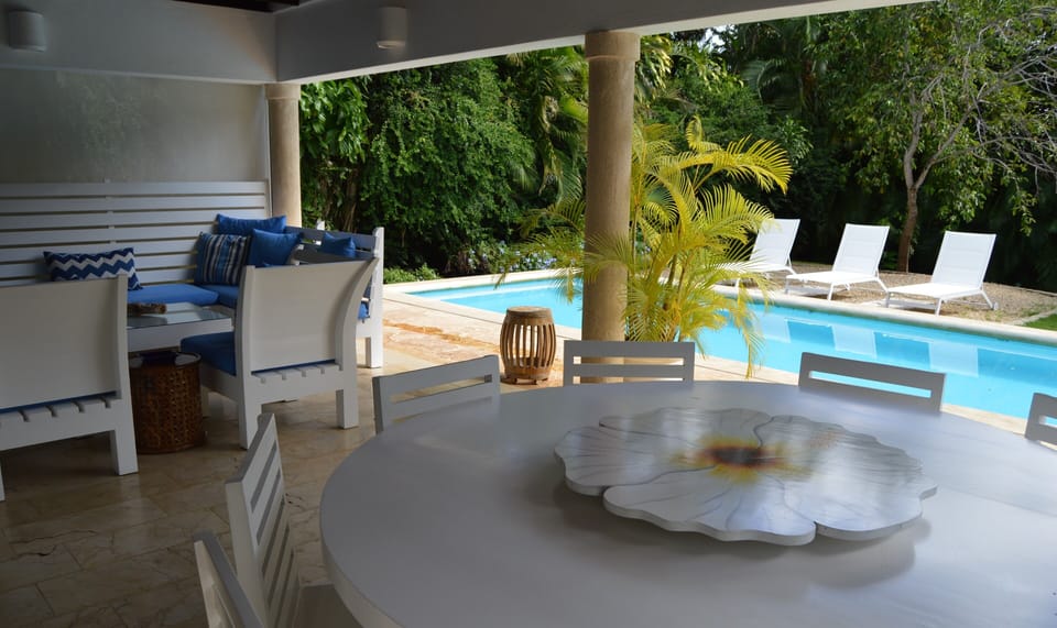  al fresco dining



