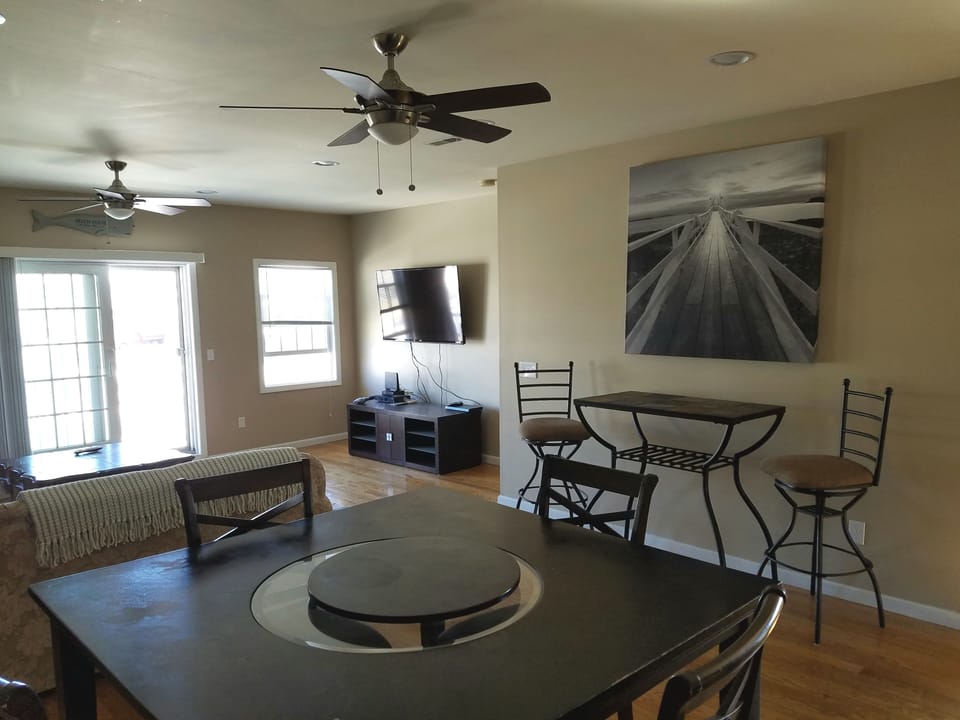 2nd floor dining room area