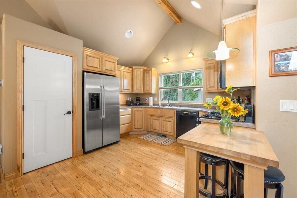 Kitchen and two-seat eating area 