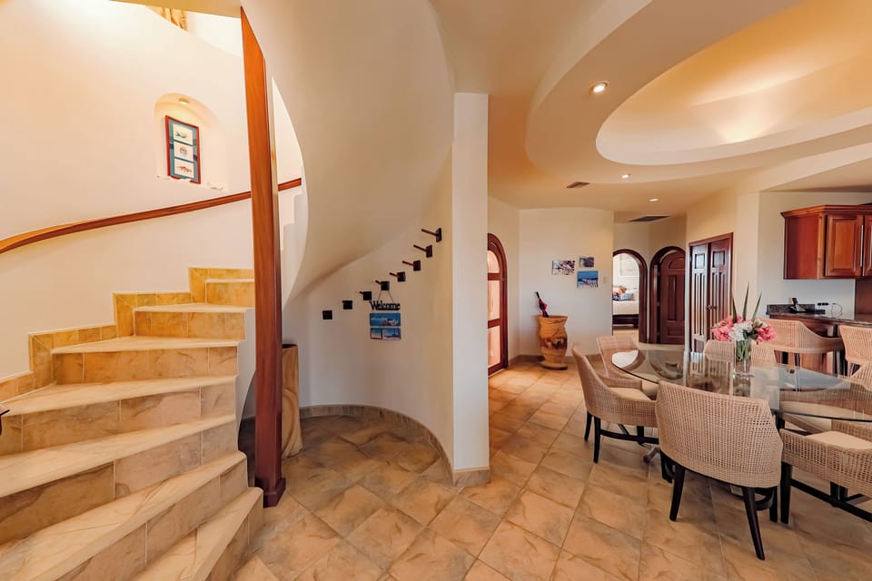 Stair case to master suite upstairs