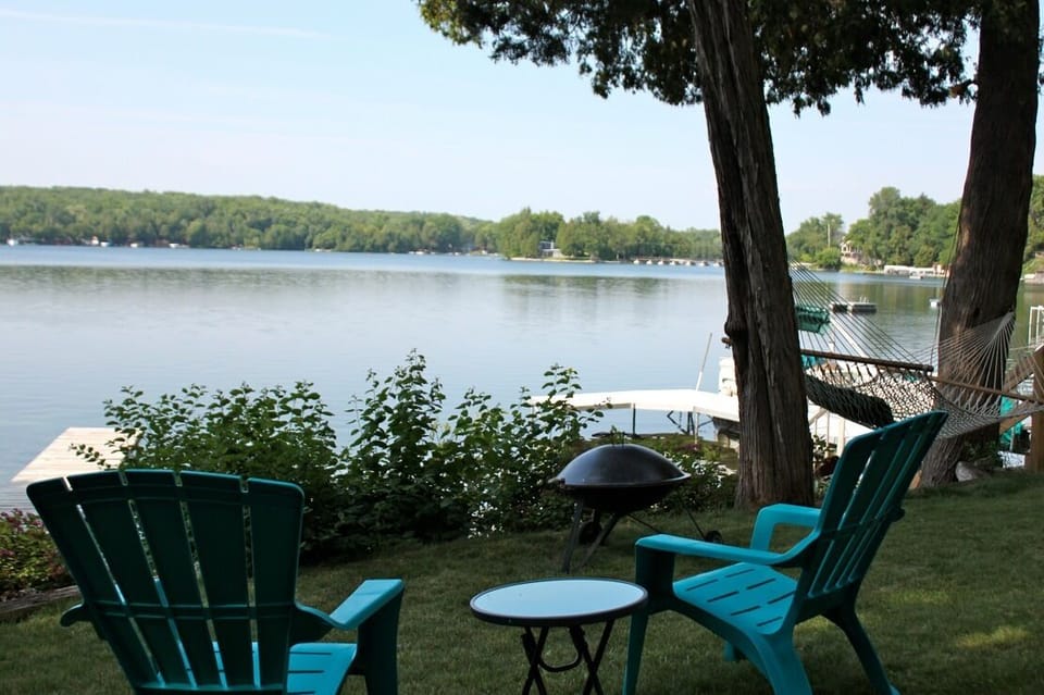 Plenty of seating for family and friends.
