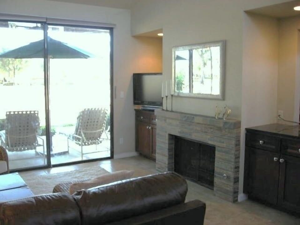 Living Room with gas fireplace and 37 inch LCD TV