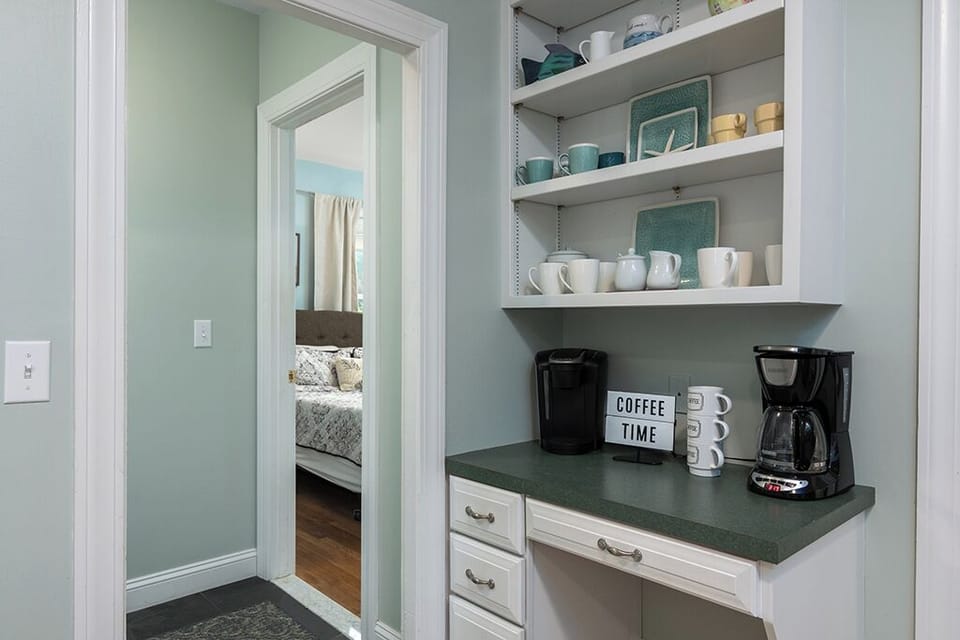 Coffee Bar - kitchen