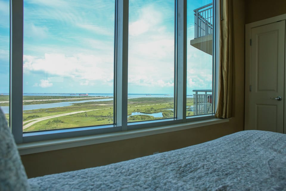 Bay View to watch the ships come in/out of Galveston from the Master bedroom.
