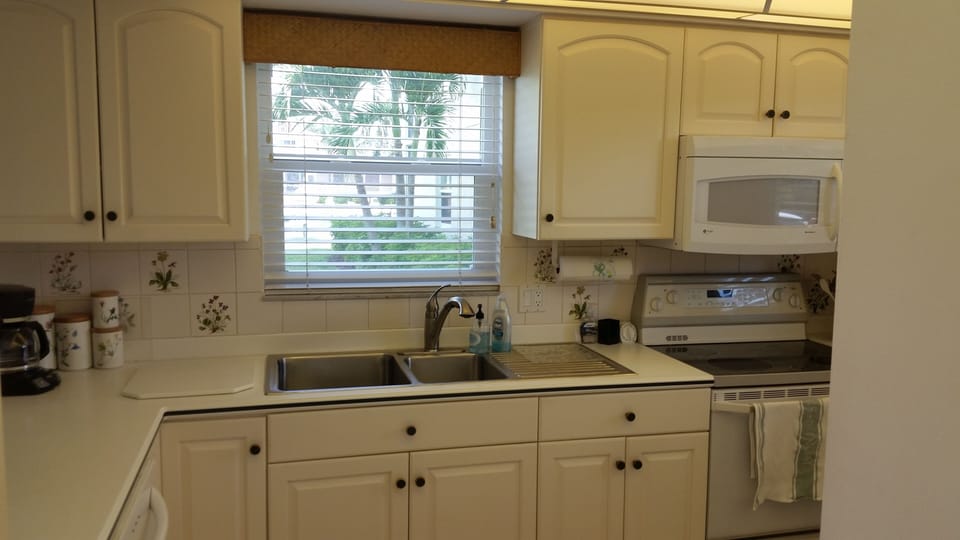 Very clean kitchen and well stocked!! The microwave and stove replaced new in 22