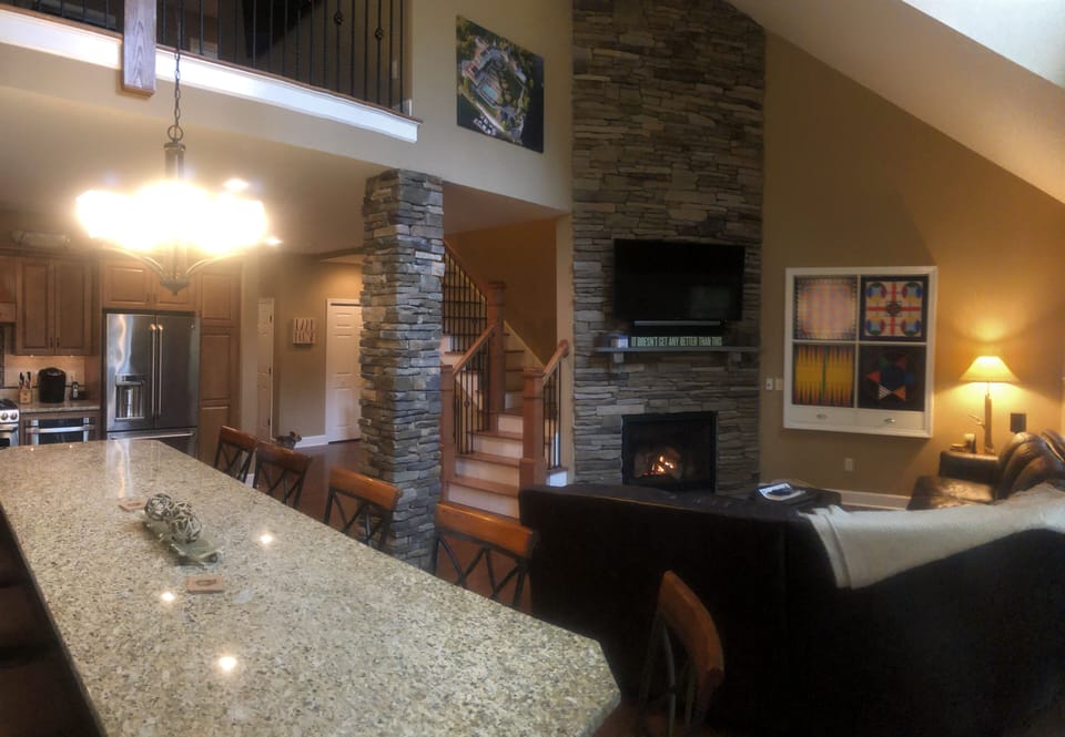 Living / Dining Area.